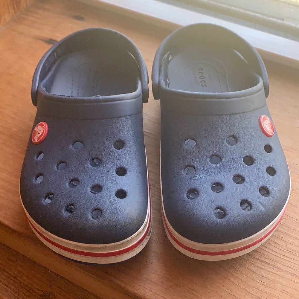 CROCS